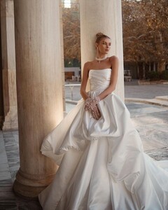 oshratmishal.bridal_329957365_892302662090231_4460784893483437668_n.jpg
