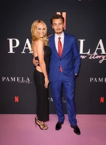 pamela-anderson-at-pamela-a-love-story-screening-in-toronto-02-11-2023-2.jpg