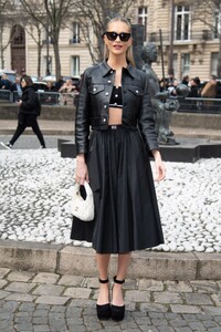 poppy-delevingne-at-miu-miu-womenswear-fall-winter-2023-2024-show-at-paris-fashion-week-03-06-2023-0.jpg