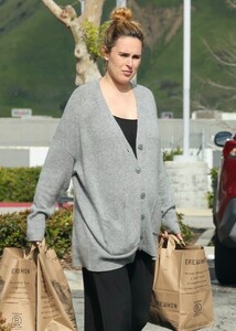 pregnant-rumer-willis-shopping-at-erewhon-market-in-los-angeles-03-15-2023-6.jpg