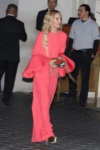 rachel-zoe-arrives-at-tiffany-co-event-at-sunset-towers-in-west-hollywood-10-26-2022-1.jpg