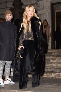 rachel-zoe-leaves-prabal-gurung-fashion-show-at-nyfw-in-new-york-02-10-2023-0.jpg