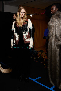 robertocavallifw23b3.thumb.jpg.d3a0fd4106f9d879d1db1f282f3bedbb.jpg