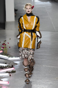 rodarte-rf16-0788.thumb.jpg.5ed81ed8006401f5117690d940d29785.jpg