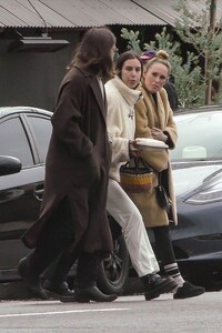 rumer-willis-out-in-los-feliz-02-26-2023-0.thumb.jpg.e85917e371c5a485eca98cb17c71d47c.jpg