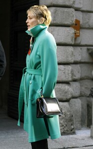 sharon-stone-leaves-her-hotel-in-milan-02-28-2022-6.thumb.jpg.22bc6c91fbd8bbe825b2d7316e2a7b8f.jpg