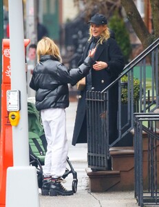 sienna-miller-camila-morrone-and-diane-kruger-out-in-new-york-02-28-2023-7.jpg