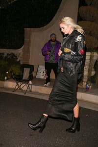 stella-maxwell-leaves-leonardo-dicaprio-s-48th-birthday-party-in-beverly-hills-11-12-2022-0.jpg