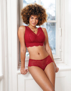 sugarshape-bralette-emilia-burgundy-front-editorial-single-full-1.jpg