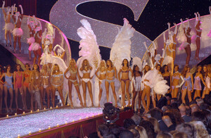 supermodel.pictures-vsfs2003-1456.thumb.jpg.249880694e01f0c8d6028a42e63b039e.jpg