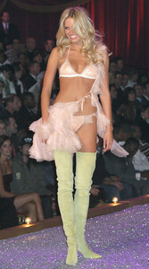 supermodel.pictures-vsfs2003-2030.thumb.jpg.f4d60397992e5f7a883bf47c666e289d.jpg