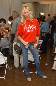 supermodel.pictures-vsfs2003-849.thumb.jpg.f7257a9b4fb792ec82c6d93a7219dce3.jpg