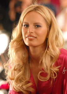 supermodel.pictures-vsfs2006-312.thumb.jpg.b7f20e5bc104d6b6ff5d448487bc8c0a.jpg