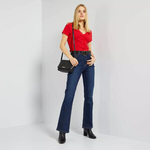 t-shirt-cotele-avec-dentelle-rouge-adc94_4_zc2.jpg
