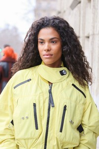 tina-kunakey-arrives-at-stella-mc-cartney-womenswear-fall-winter-2023-2024-show-at-paris-fashion-week-03-06-2023-1.jpg