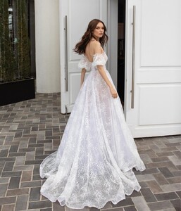 veronika_korshun.bridal_302457159_2218449404988542_7532869308584888038_n.jpg