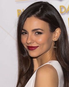 victoria-justice-at-darren-and-richie-s-oscar-party-in-los-angeles-03-10-2023-0.thumb.jpg.e0784bc8cad0696dee81aee4b9ac5e6c.jpg