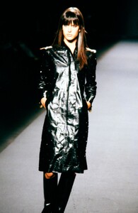 vivienne-tam-fw-2001-1.thumb.jpg.a268e6d7d08fa341818aff0793dc38d7.jpg