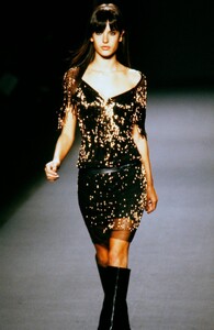 vivienne-tam-fw-2001-14.thumb.jpg.700ee068dccea8a681d7bd8b7368ab1c.jpg