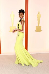 winnie-harlow-at-95th-annual-academy-awards-in-hollywood-03-12-2023-2.jpg