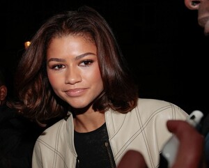 zendaya-arrives-at-louis-vuitton-afterparty-at-paris-fashion-week-03-06-2023-4.jpg