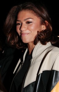 zendaya-arrives-at-louis-vuitton-afterparty-at-paris-fashion-week-03-06-2023-5.jpg