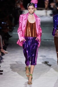 00004-Tom-Ford-Spring-2022-RTW-Credit-FILIPPO-FIOR-GORUNWAY.thumb.jpg.22a9cc6d64bac56576b93af3092931ea.jpg