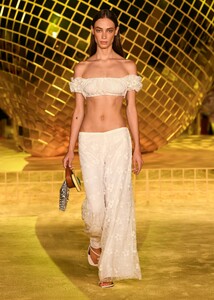 00005-Staud-Spring-2022-RTW-Credit-Darian-DiCianno-BFA.thumb.jpg.a87ec34a126d0a4de7ccaac788e2ac67.jpg