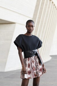 00010-Iro-Spring-22-RTW-credit-Iro.thumb.jpg.261a958bb78fe0b673b108c5140f154c.jpg
