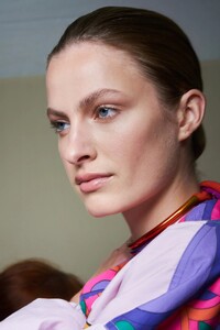 00010-Isabel-Marrant-Spring-22-RTW-BEAUTY-Paris-credit-Gorunway.thumb.jpg.997703a741790a39c3f9669c9fefd7e5.jpg