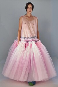 00010-Molly-Goddard-SS22-RTW-London-credit-Ben-Broomfield.thumb.jpg.9dd35dc731487622db11ae0a4e83cbf0.jpg