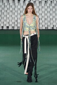00010-Stella-Mccartney-Paris-Spring-2022-RTW-Credit-Alessandro-Lucioni-GORUNWAY.thumb.jpg.442db9f972af181a2e6a31d5631f9578.jpg