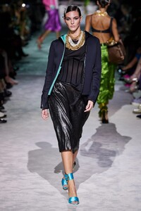 00011-Tom-Ford-Spring-2022-RTW-Credit-FILIPPO-FIOR-GORUNWAY.thumb.jpg.0c1a8db2e09e8396c5621acefbac5f65.jpg