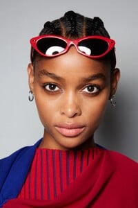 00011-Tory-Burch-Beauty-Spring-22-rtw-new-york-credit-go-runway.thumb.jpg.25237b54a4cee18cad68a3da95559df1.jpg