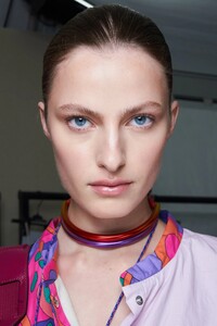 00014-Isabel-Marrant-Spring-22-RTW-BEAUTY-Paris-credit-Gorunway.thumb.jpg.b0b8fea8f51348b15826b4b2de9a2779.jpg