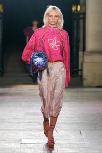 00019-Isabel-Marrant-Spring-22-RTW-Paris-credit-Gorunway.thumb.jpg.7a4aca15bbdcec5cca71b7606934c080.jpg