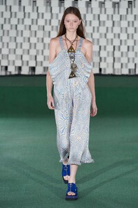 00025-Stella-Mccartney-Paris-Spring-2022-RTW-Credit-Alessandro-Lucioni-GORUNWAY.thumb.jpg.3d8728a9ba24bd05d03a8dbdac3c8dfa.jpg
