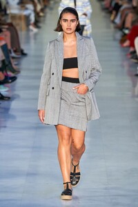 00031-Max-Mara-Milan-Spring-2022-RTW-Credit-Alessandro-Lucioni-GORUNWAY.thumb.jpg.609fcd6fc76c926264651e317799ec1d.jpg