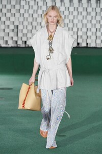 00034-Stella-Mccartney-Paris-Spring-2022-RTW-Credit-Alessandro-Lucioni-GORUNWAY.thumb.jpg.11aceb7e92450d232f34780ca1abbc98.jpg