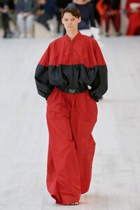 00035-Loewe-Spring-22-RTW-Paris-credit-Gorunway.thumb.jpg.8d9ca40552f4a1e75137997ae77f6d1c.jpg