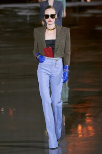 00038-Saint-Laurent-Spring-22-RTW-Paris-credit-gorunway.thumb.jpg.0c20e3cb28a81bf1492fee3c9e8ee5ef.jpg