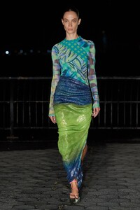 00041-Prabal-Gurung-Spring-22-collection-credit-gorunway.thumb.jpg.499e30ed71d1a953ed22a9c1611789b4.jpg