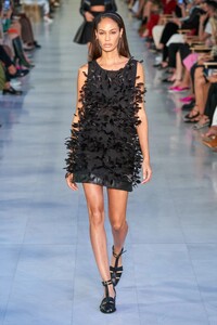 00044-Max-Mara-Milan-Spring-2022-RTW-Credit-Alessandro-Lucioni-GORUNWAY.thumb.jpg.a75ae9d6f79ceca56ee9e50a8a100e8d.jpg