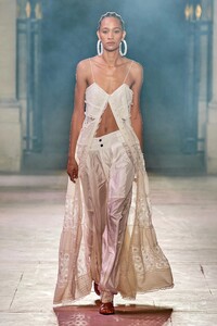 00045-Isabel-Marrant-Spring-22-RTW-Paris-credit-Gorunway.thumb.jpg.e3a19e2a21f735ce25f38401c3e00fbb.jpg