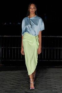 00047-Prabal-Gurung-Spring-22-collection-credit-gorunway.thumb.jpg.be451b8f2b05eefcac493a3855ac0c1e.jpg