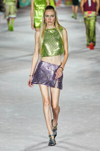 00062-versace-spring-2022-rtw-milan-credit-alessandro-lucioni-gorunway.thumb.jpg.45b33eb15fb810f513e4785b4fd8eab2.jpg