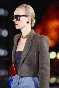 00065-Saint-Laurent-Spring-22-RTW-DETAILS-credit-gorunway.thumb.jpg.32c3fdcd25918a192ed578b1d09b7f25.jpg