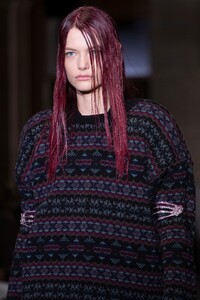 00067-Raf-Simons-Spring-22-credit-brand.thumb.jpg.61b68424139e70b94dc8b580e2983bb5.jpg