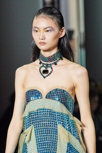 00087-Lanvin-RTW-Spring-22-Paris-details-credit-Gorunway.thumb.jpg.8b15ef3a3f6dd970777c025402efed30.jpg