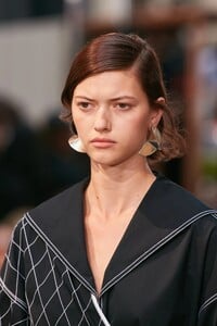 00108-Tory-Burch-Details-Spring-22-rtw-new-york-credit-go-runway.thumb.jpg.9fbbc4aa6012ad54be856aa2e2678f7e.jpg